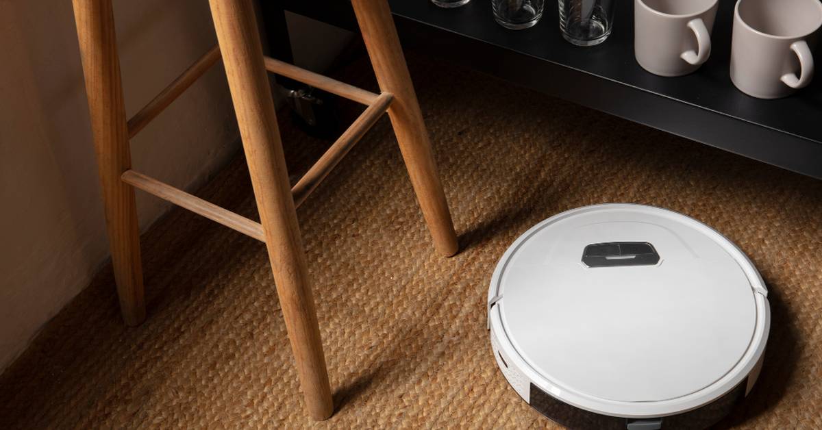 vacuum-cleaner-vs-robot-vacuum