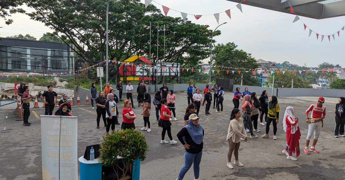 Zumba Pagi Seru di Mitra10 Balikpapan Bersama Fithub